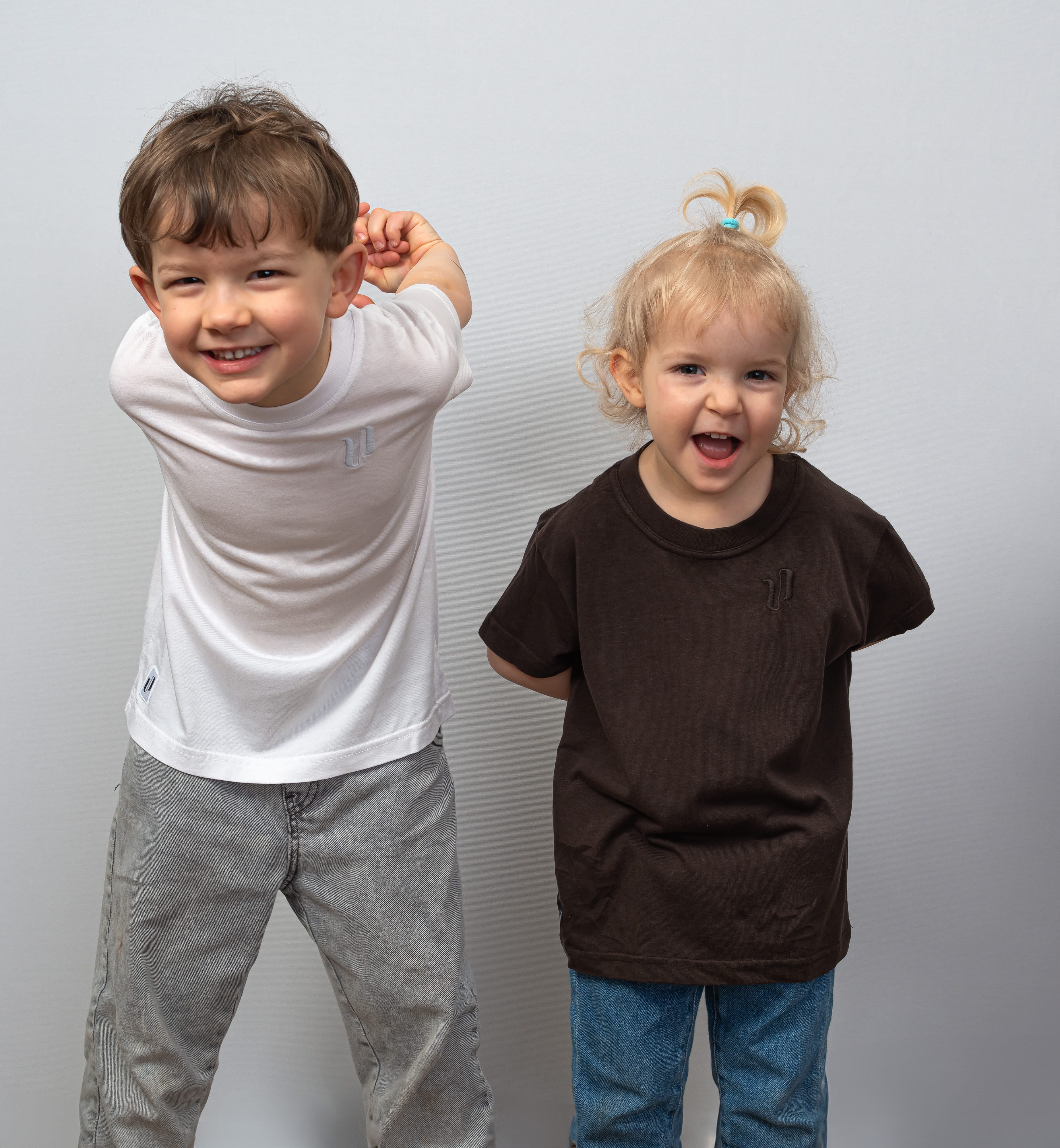 KIDS – Upshirt Logo Grösse 104/110