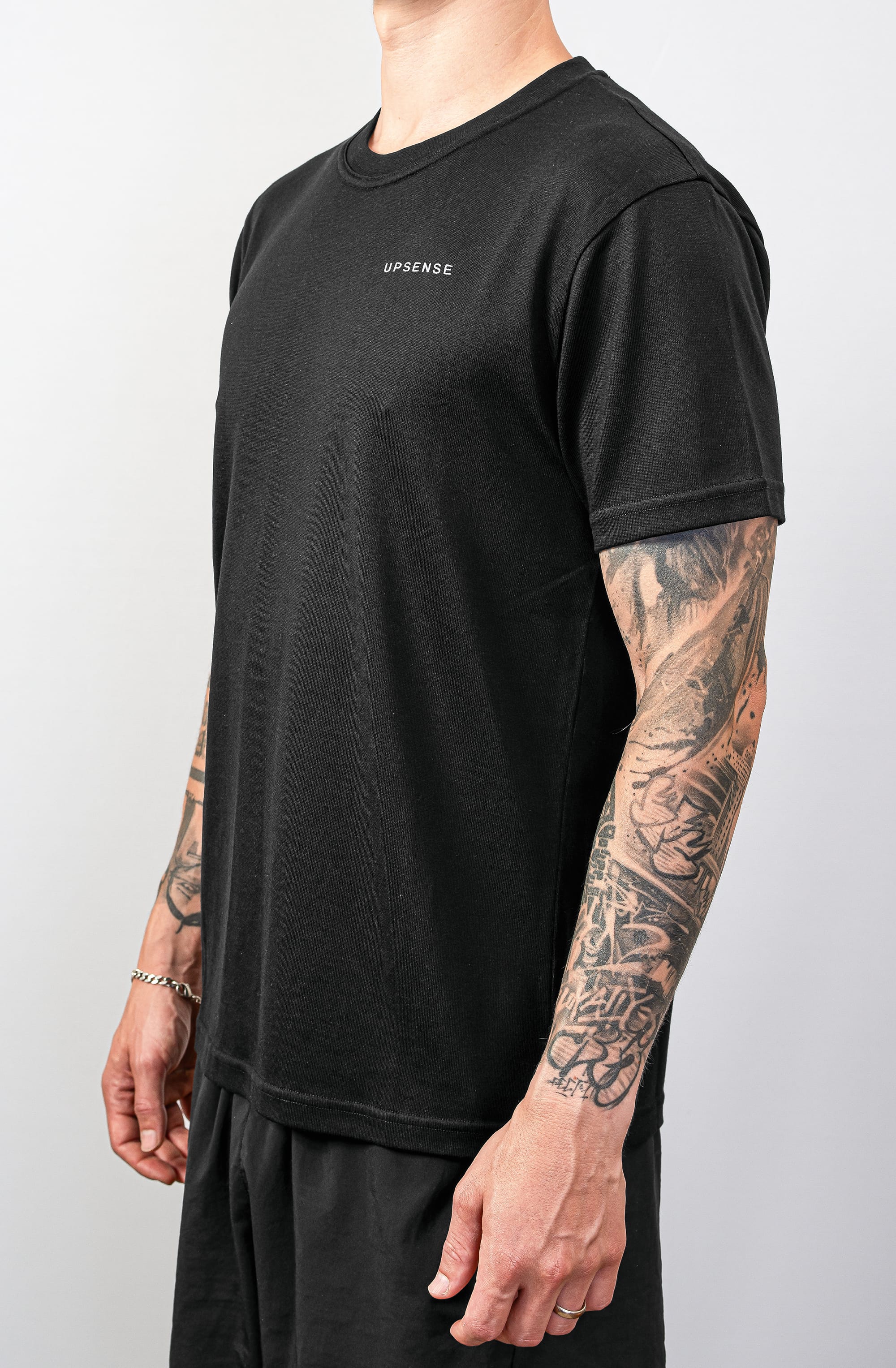 Upshirt Font Schwarz V2